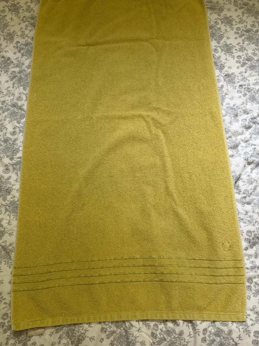 Lenox Cotton Bamboo Blend Oversized Bath Towel in Yellow